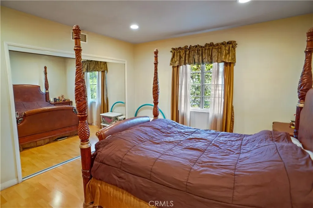 1041 Ruberta Ave, Glendale, California 91201 home-pic-8